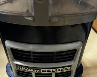 #113	Shark Vacuum Lift-Away Deluxe	 $30.00 			
