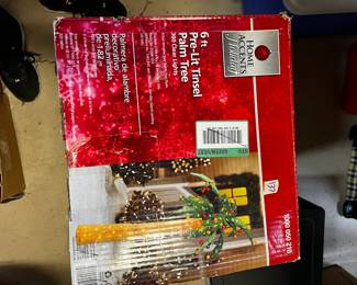 #136	6' Pre-light Tinsel Palm Tree 	 $30.00 			
