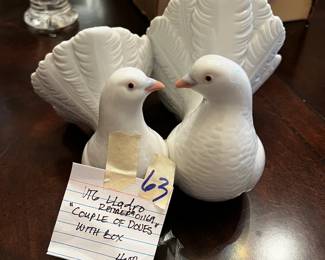#63	Vtg Lladro retired O1169 "couple of doves with box 	 $40.00 			
