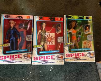 #176	set of 3 spice girl action figures Scary,Posh,Baby	 $20.00 			
