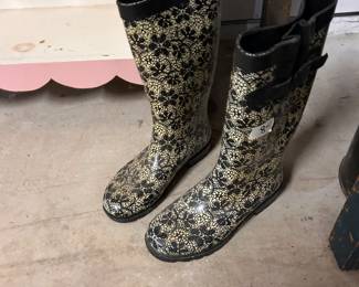 rubber rain boots