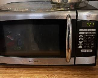 Emerson microwave