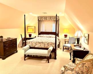 Queen mahogany 4 poster bed