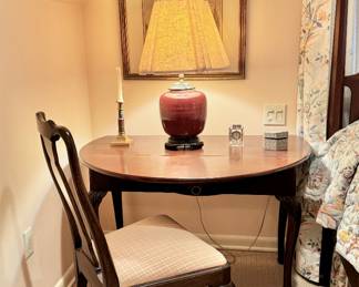 19th c. Mahogany drop side dining table