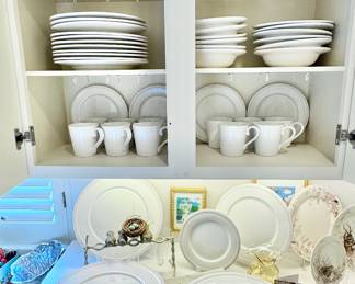 Sur la Table dinnerware