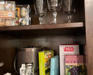 Barware, Jimmy Buffet, Star Wars, Wine stoppers