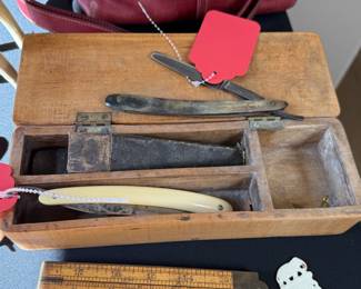 Antique G. Johnson & Co Antique Straight Razor
Antique Simmons HDWE Co Straight Razor