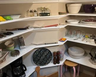 Lots of Kitchen Items