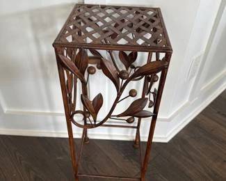 Metal plant stand