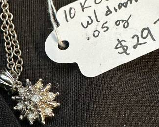 10 K pendant
