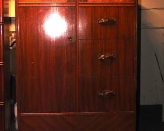 The glare spot is only in the picture.