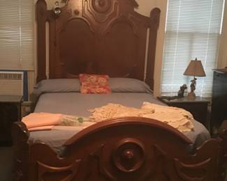 Beautiful Victorian Bed with matching  Dresser and Wash stand 