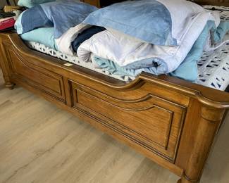 foot board of very nice king bed