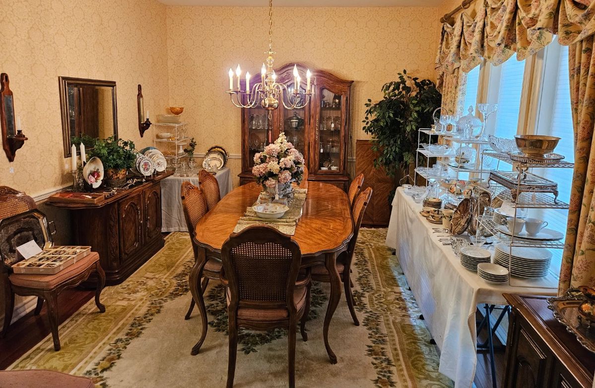 LOTS of things for your dining