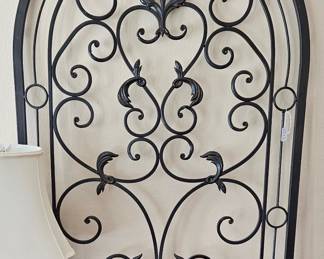 Wire wall hanging