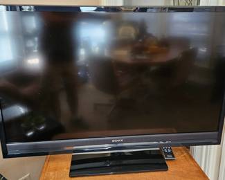One of several televisions ; Sony 46"