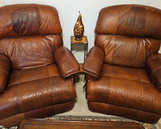 Cozy matching leather chairs