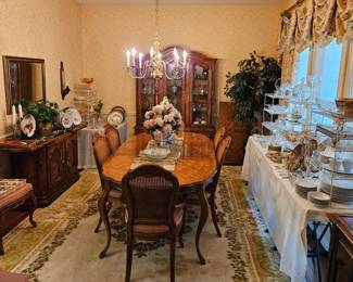 LOTS of things for your dining