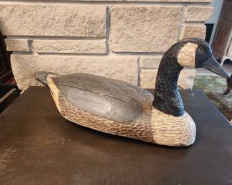 HAND CARVED LIFESIZE WOOD CANADIAN GOOSE DECOY