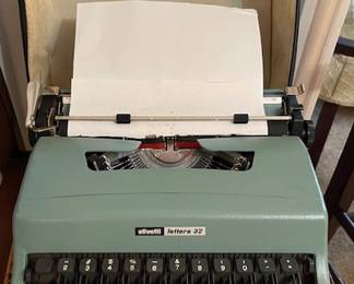 Vintage typewriter, working
