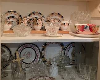 Oh, it's the china closet again.  How did that get in here?  Did you zoom in last time?  Just checking - you don't want to miss anything do you?  