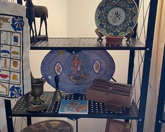 More decor items