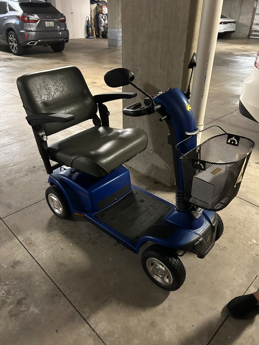 Golden Companion II - Model GC440
350 load capacity with Charging Battery