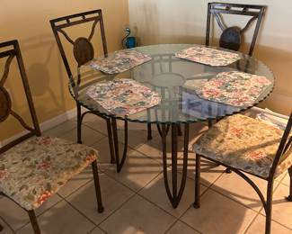 Round Table with 4 Chairs
