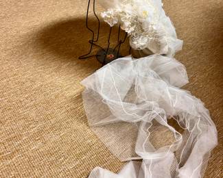 another view - Vtg. Wedding bonnet w/vail