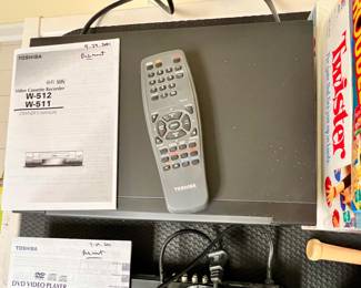 Toshiba Video Cassette Recorder W-512/W511