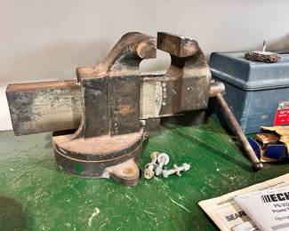 Vtg. Vice 