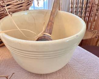 Sm. Vtg. mixing bowl 