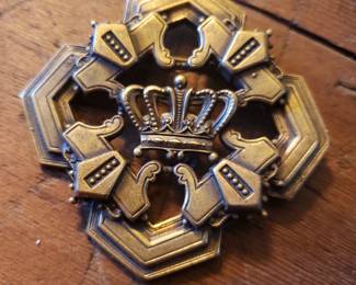 Vintage Signed Joseff of Hollywood Multi-Layered Gold Tone Pin Brooch