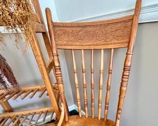 1 of 5 Chairs for the oak table - Antique Oak kitchen table w/7 leaves and 5 chairs  