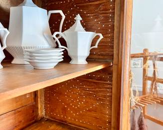 Beautiful Vt. Pie Safe - inside view 