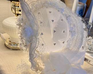 another view - Vtg. Wedding bonnet w/vail