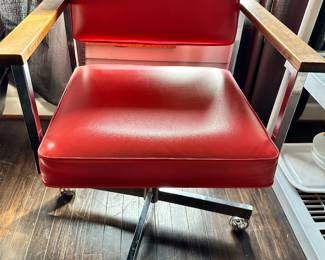 #101 - $80 - Red leatherette rolling chair 35Hx24Wx21D