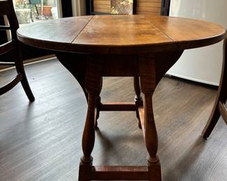 #50 - $100- Tiger Eye Maple Side Table Drop Leaf 24"Wx24"x21H