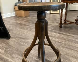 #7	$60 Left Stool 15dx adjustable H
