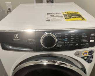 #55 $400	Electrolux Washer 2023 Electric