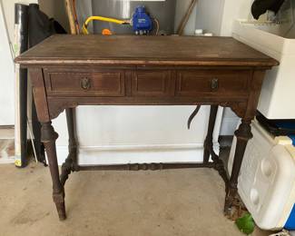 #58 $100	Domestic sewing machine in cabinet 35wx18dx30h	
