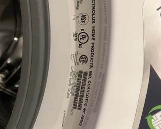 #55 $400	Electrolux Washer 2023 Electric