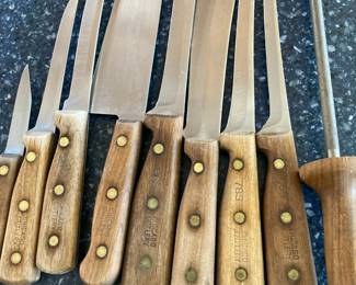 Chicago Cutlery knife set with sharpener