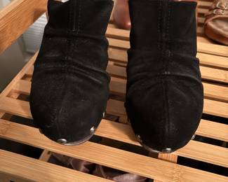 Shoes size 8