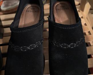 Women’s shoes size 8
