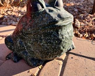 Stone frog 