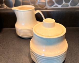 Creamer and sugar bowl set 