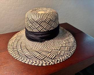 Black and tan ladies hat 