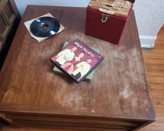 MCM end table - needs a little love, 45 records