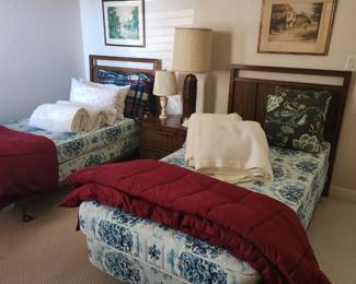 twin beds